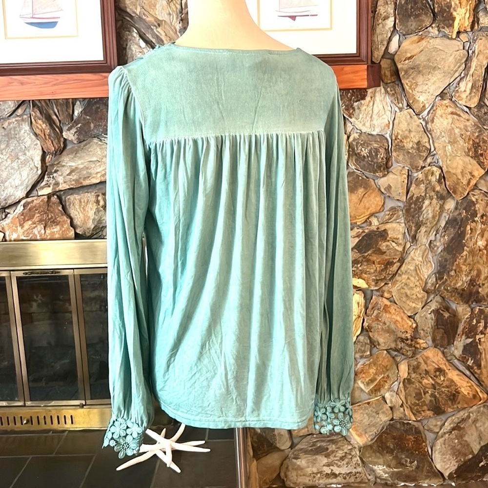 POL, Grace Floral Embroidery Embellished Top, Soft,Relaxed, Green, EUC, Size XS - Picture 5 of 13